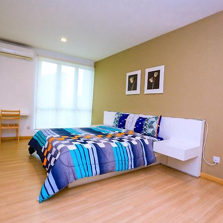 Richmond & Aston Kiara Suites Kl Куала-Лумпур Экстерьер фото